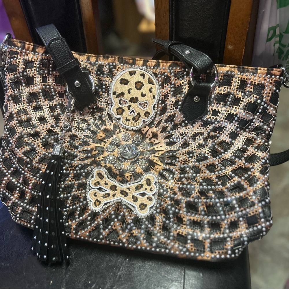 Studded Skull Design Crossbody Handbag - Black and Gold